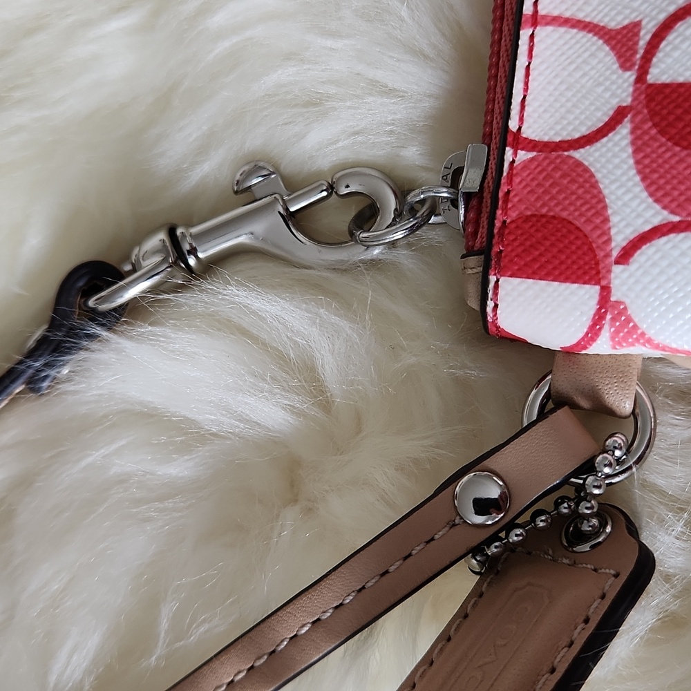Cute Coach Red Signature Chalk Leather Top Zip Wristlet Wallet ♥️🤍 - Picture 6 of 13
